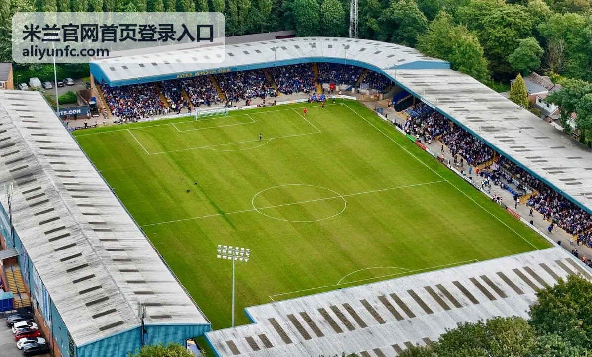 米兰通勤风衣封面图